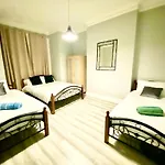 One Bedroom Ground Floor Flat In Central London