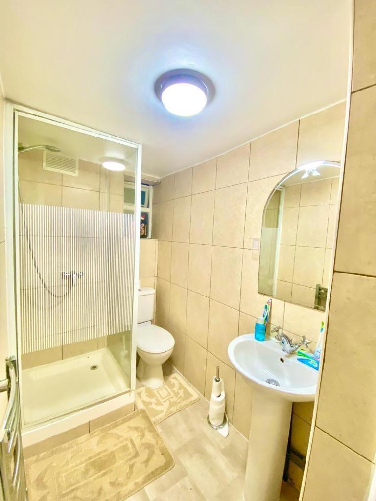 Appartamento One Bedroom Ground Floor Flat In Londra